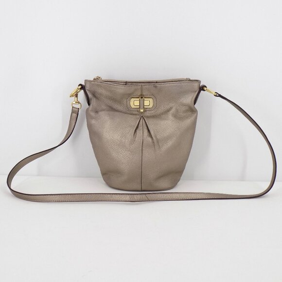 B. Makowsky Gold Metallic Trun-Lock Bucket Crossbody Bag - Picture 1 of 12